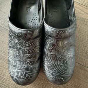 Dansko shoes size 39